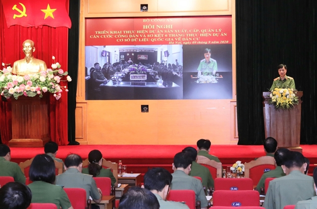 Major general Nguyen Duy Ngoc, Deputy Minister of Public Security gives a speech at the conference. 