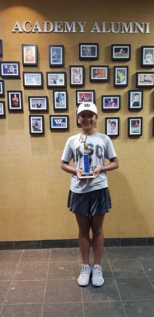 Dong Khanh Linh triumphs at the One Love Tennis Labour Day Jr Open in the US on Sept. 7 (Photo thanhnien.vn)