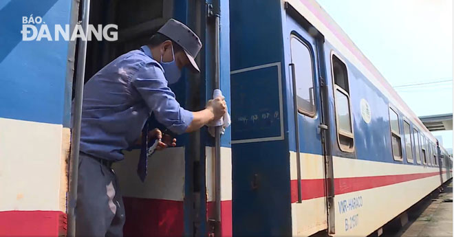 A pair of daily trains SE3/4 running on the Ha Noi-HCMC route will resume their operations from 11 September