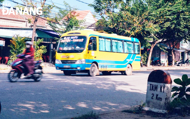 Tuyến xe buýt liên tỉnh liền kề Đà Nẵng - Quảng Nam hoạt động trở lại, đưa nhiều người trở về Quảng Nam sau thời gian ở lại Đà Nẵng vì dịch bệnh.