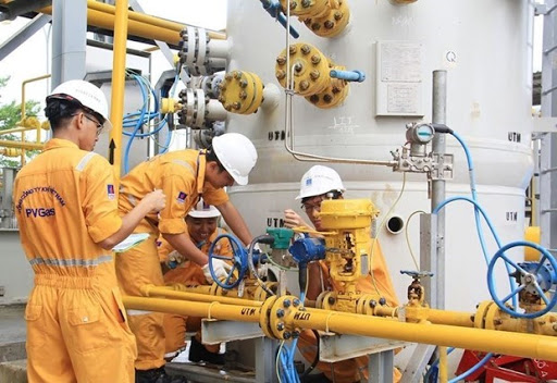 Workers of PetroVietnam Gas JSC (GAS). GAS dropped 3.8 per cent last week