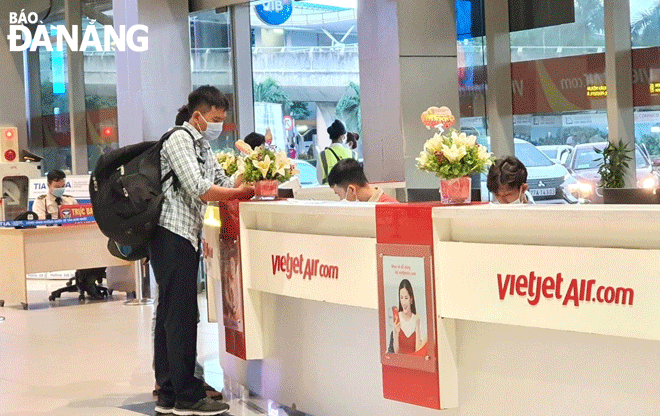  A scene of the check-in counter of low-cost carrier Vietjet Air in the Da Nang International Airport