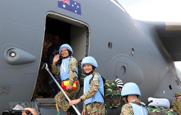 Doctors of Viet Nam's level-2 field hospital No. 1 head to South Sudan for UN peacekeeping mission in 2018. (Photo: VNA)