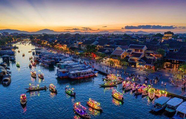 Boats of flowers by Tran Minh Luong wins first prize (Photo: Internet)