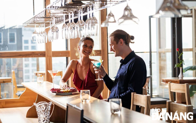 Những quy định cấm hút thuốc tại nhà hàng, khách sạn được xem là một “điểm cộng” góp phần tạo thiện cảm đối với du khách khi lưu trú tại Đà Nẵng. (Ảnh chụp tại Sunny Ocean Hotel & Spa quận Ngũ Hành Sơn)            Ảnh: HUỲNH LÊ