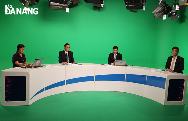 Hội nghị xúc tiến đầu tư trực tuyến với nhà đầu tư Nhật Bản vào Đà Nẵng tại trường quay Đài Phát thanh - Truyền hình Đà Nẵng. Ảnh: VĂN HOÀNG