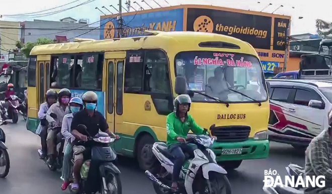Phớt lờ quy định, xe buýt liên tỉnh liền kề Quảng Nam - Đà Nẵng vẫn đi vào nội thành