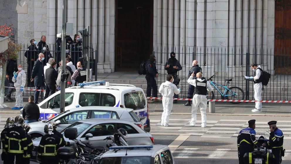 Tấn công bằng dao ở Pháp, 3 người chết