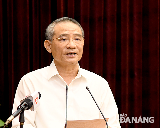 Da Nang Party Committee Secretary Truong Quang Nghia delivering his instructions at the 23rd Open Congress of the municipal PC on Friday