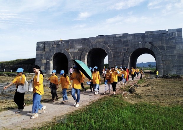 Tourists visit Citadel of the Ho Dynasty in central Thanh Hoa province - Illustrative image (Source: VNA)