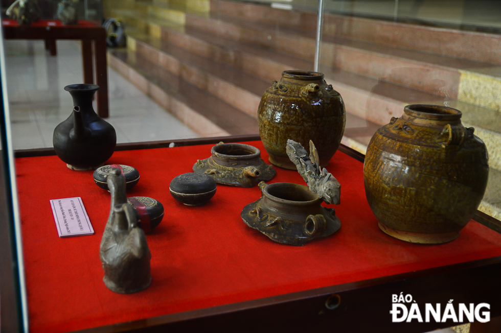 The Ming Dynasty-originated commercial ceramics were salvaged from an ancient ship that was excavated off the Binh Chau Beach, Binh Son District, Quang Ngai Province in June 2013