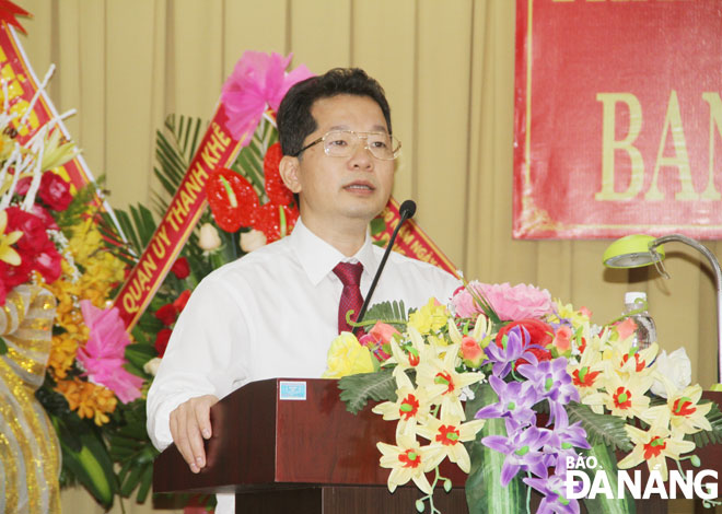 Phó Bí thư Thường trực Thành ủy Nguyễn Văn Quảng phát biểu tại buổi gặp mặt kỷ niệm Ngày truyền thống ngành Tổ chức xây dựng Đảng. Ảnh: TRỌNG HÙNG