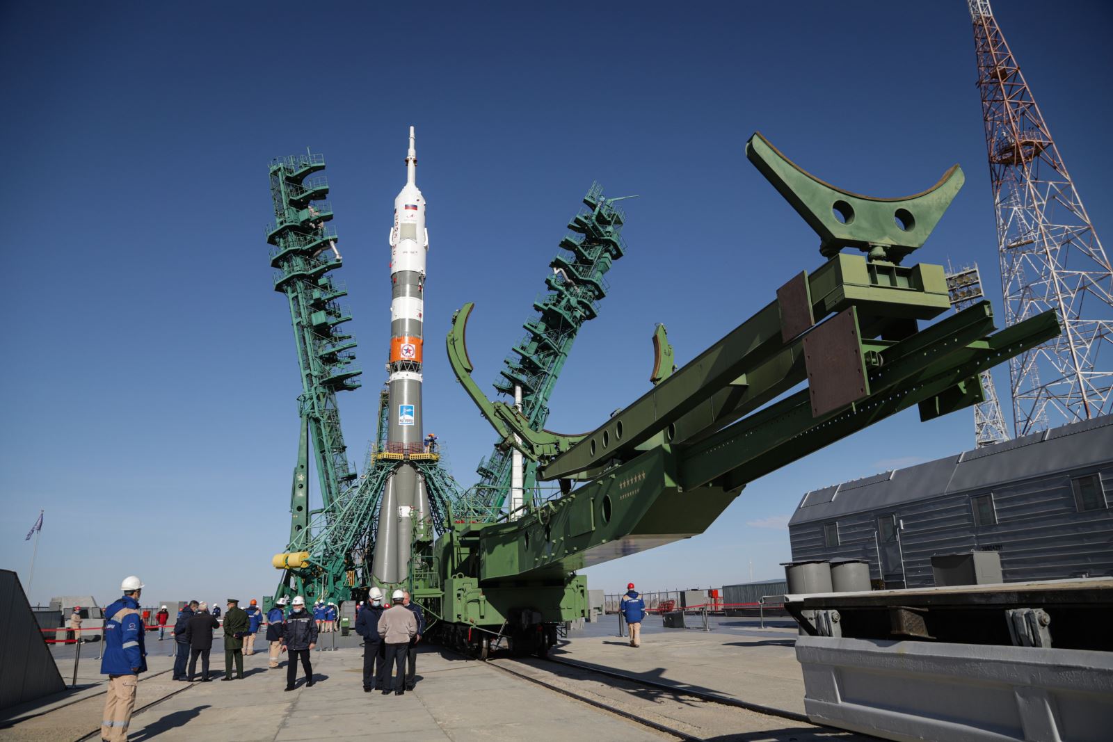 Tàu Soyuz MS-17 được đặt vào bệ phóng ngày 11/10. Ảnh: Roscosmos