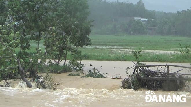 Picture taken at flooded Hoa Lien Commune in the afternoon of 11 October