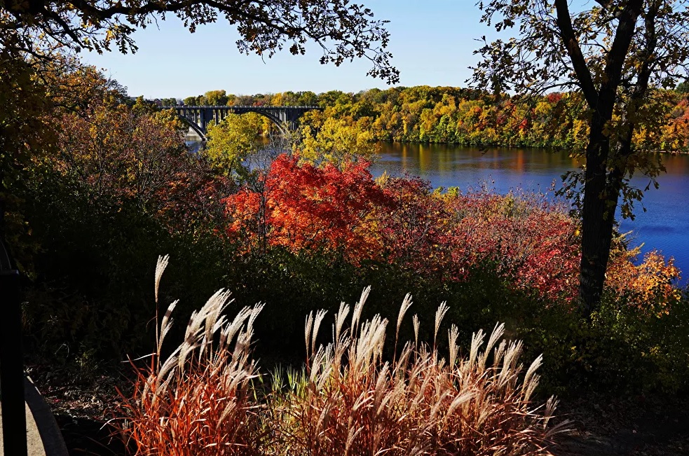 Mùa thu về bên dòng sông Mississippi, Mỹ