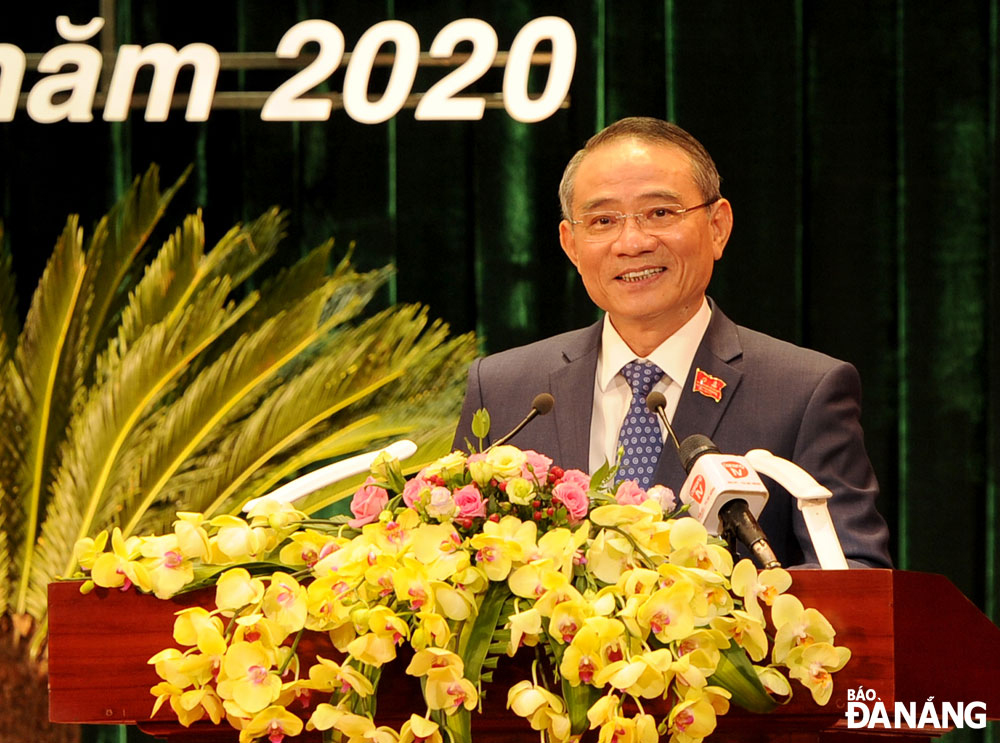 Nguyên Bí thư Thành ủy Trương Quang Nghĩa phát biểu tại phiên ra mắt Ban Chấp hành Đảng bộ thành phố khóa XXII. ẢNH: VĂN NỞ