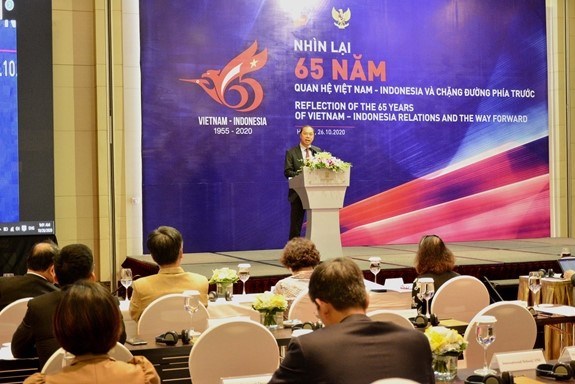 The Diplomatic Academy of Vietnam (DAV) and the Embassy of Indonesia jointly held a workshop on relations between the two countries in Hanoi on October 26. Photo: VOV