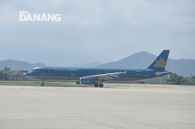Vietnam Airlines thông báo thay đổi giờ bay của nhiều chuyến bay do bão số 9. Ảnh: PHƯƠNG UYÊN