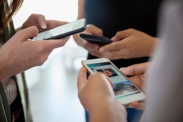 Vietnam ranks 6th in Southeast Asia in terms of mobile ad spending and accounts for the largest share of the digital industry (Photo: enternews.vn)