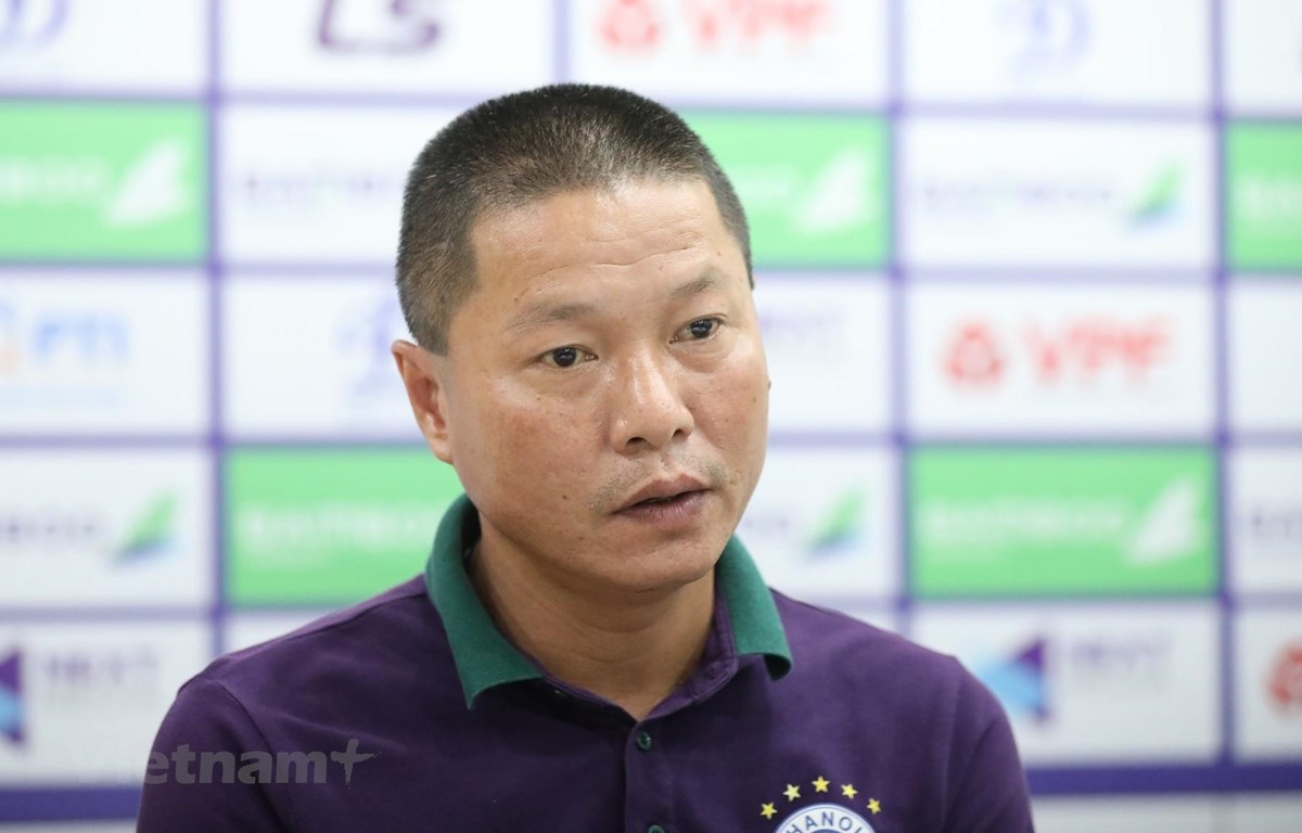 Vì sao HLV Chu Đình Nghiêm có thể bị kỷ luật, cấm chỉ đạo Hà Nội FC?