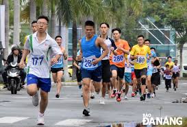 Hơn 1.000 vận động viên tham dự Giải Việt dã - Chạy vũ trang truyền thống