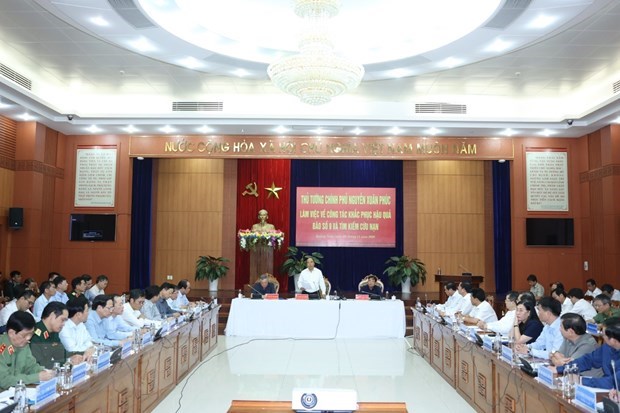 Prime Minister Nguyen Xuan Phuc on November 1 urged authorities of central provinces to make maximum efforts to support residents hit by recent storms and floods. (Photo: VNA)