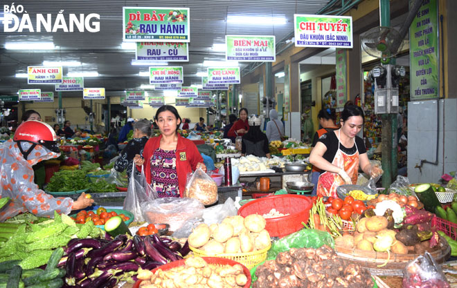 Mô hình hợp tác xã đầu tư, quản lý và khai thác chợ tại chợ Hòa Cường (quận Hải Châu) hoạt  động hiệu quả.  Ảnh: HOÀNG HIỆP