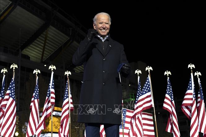 Ứng viên Tổng thống Mỹ của đảng Dân chủ Joe Biden tại cuộc vận động tranh cử ở thành phố Pittsburgh, bang Pennsylvania ngày 2/11. Ảnh: AFP/TTXVN