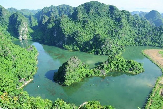 World cultural and natural heritage Ha Long Bay - an attractive destination in Vietnam (Source: VNA)