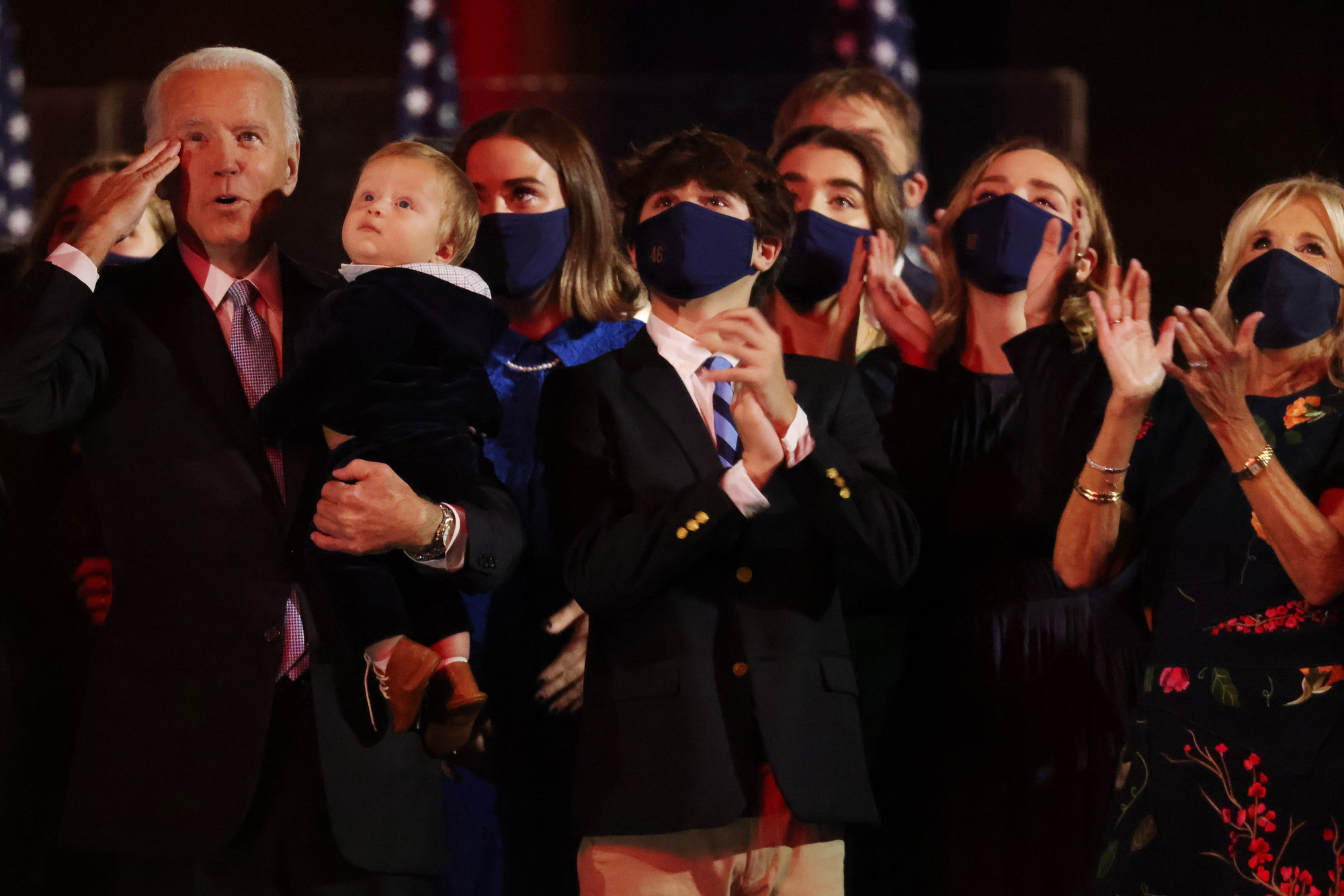 Ông Biden cùng gia đình vui mừng chiến thắng ở bang Delaware ngày 7-11. Ảnh: Reuters	