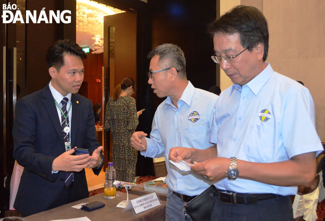 A scene of an event to introduce tourism products at the Hai Chau District-based Grand Mercure Danang Hotel