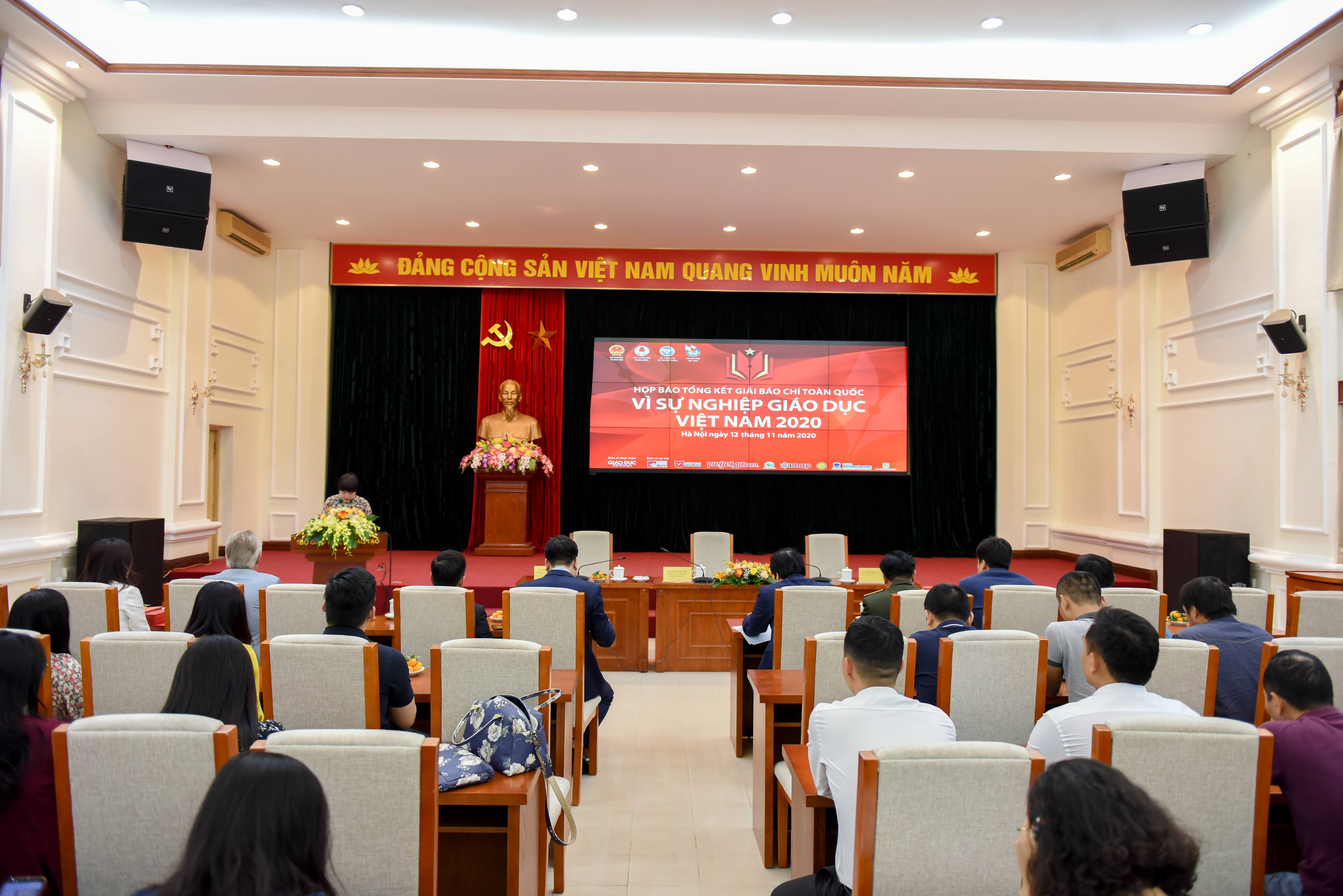 Họp báo tổng kết Giải báo chí toàn quốc “Vì sự nghiệp giáo dục Việt Nam” năm 2020 Ảnh: VGP/Nhật Nam