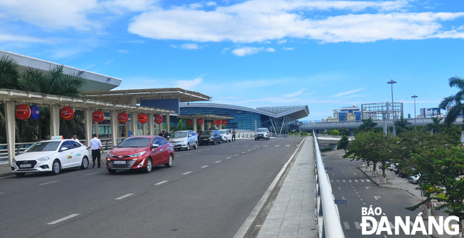 Một góc đón khách của nhà ga T1, sân bay Đà Nẵng. 		  Ảnh: THÀNH LÂN