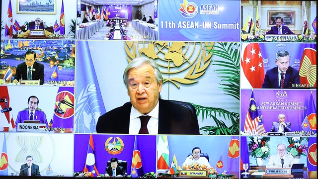 UN Secretary-General Antonio Guterres (centre) speaks at the 11th ASEAN-Summit held online on Sunday. VNA/VNS Photo Thống Nhất