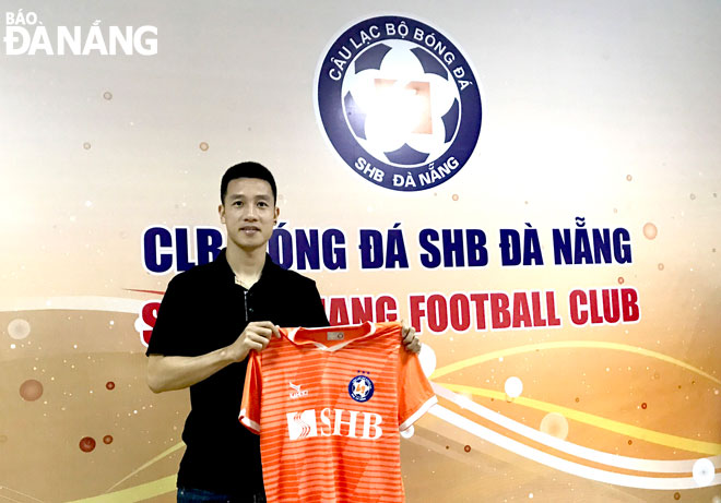 Tiền vệ Nguyễn Huy Hùng, một trong số 3 cầu thủ mới gia nhập CLB SHB Đà Nẵng để chuẩn bị cho mùa giải mới. Ảnh: HOÀNG NGUYỄN