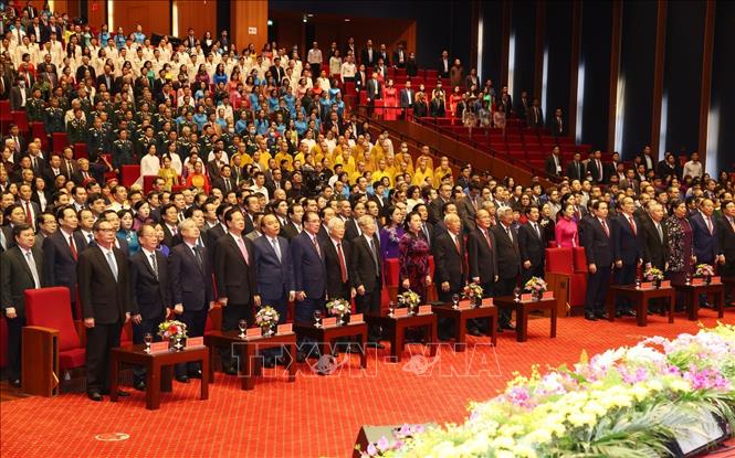  Chú thích ảnh Tổng Bí thư, Chủ tịch nước Nguyễn Phú Trọng cùng các đồng chí lãnh đạo, nguyên lãnh đạo Đảng và Nhà nước tham dự buổi lễ. Ảnh: Trí Dũng/TTXVN