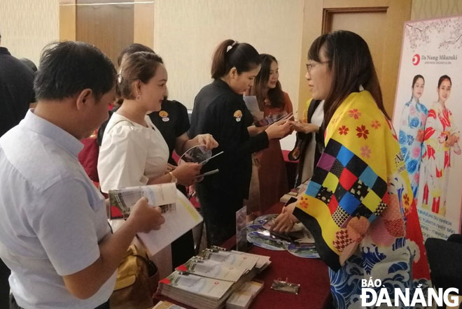 The publicity of Da Nang’ stature as safe destinations helps to attract more visitor arrivals. In the photo is a scene of a locally held event connecting tourism businesses taking place in Da Nang in October 2020.