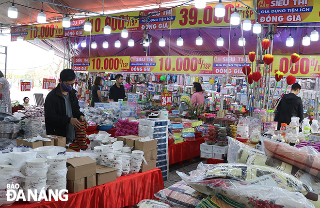 The fair is drawing a lot of attention from local residents and visitors