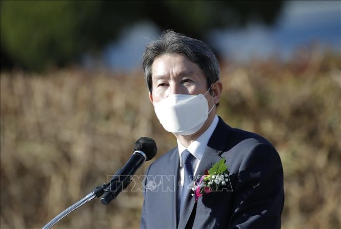 Bộ trưởng Thống nhất Hàn Quốc Lee In-young phát biểu trong một sự kiện ở làng đình chiến Panmunjom, khu vực biên giới liên Triều ngày 4/11/2020. Ảnh: AFP/TTXVN