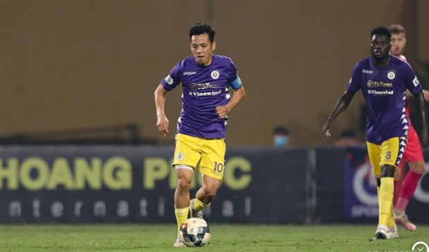 Striker Nguyen Van Quyet is expected to take the title of Vietnamese Golden Ball for the first time in his career. (Photo bongda24h.vn)