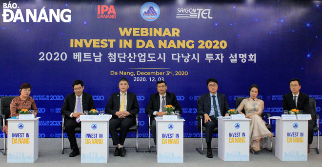 Representatives of Da Nang government answering questions from South Korean investors at the Thursday webinar