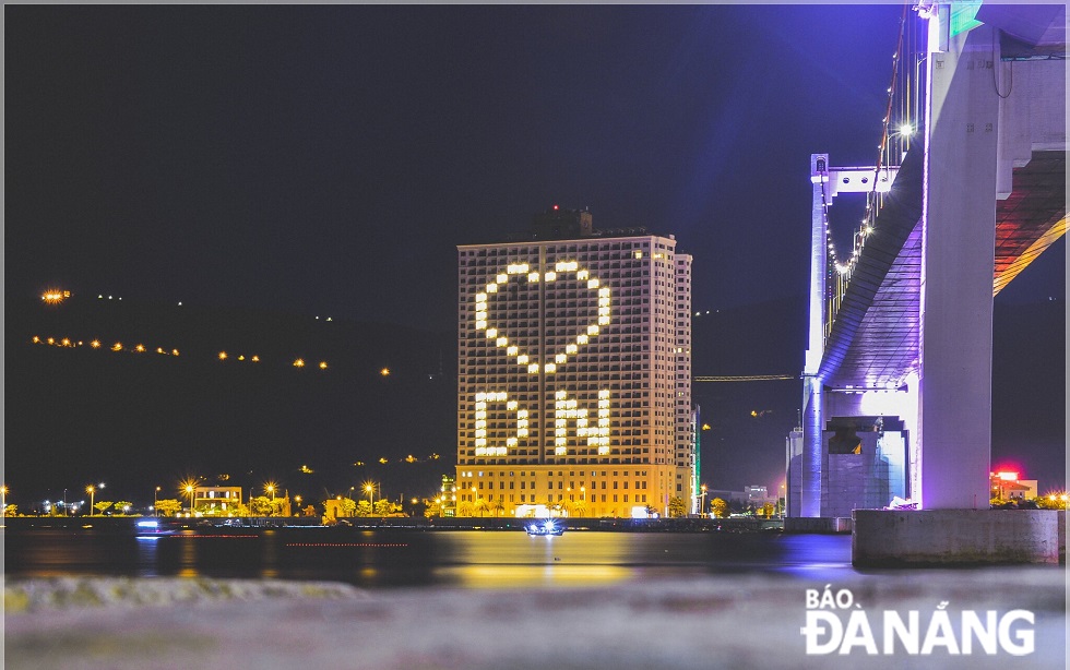  A hotel on the eastern bank of the peaceful Han River litting up the windows in rooms which are blocked off to guests in the shape of a heart, in a bid to show solidarity and support to the city’s fight against Covid-19