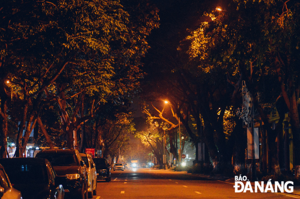  A nighttime quiescent state observed on downtown Tran Phu street at night