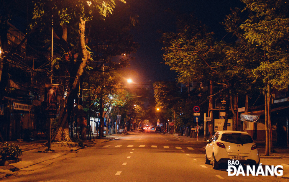 A tranquil section of Le Loi Street when the night falls