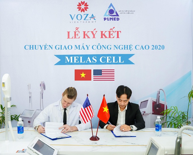 Ông Michael Tirant đại diện hãng Laser Melas Cell và ông Nguyễn Văn Nhựt trong lễ ký kết.