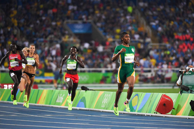Semenya và Niyonsaba dẫn đầu cự ly 800m ở Olympic 2016 diễn ra tại Rio (Brazil). Ảnh: New York Times