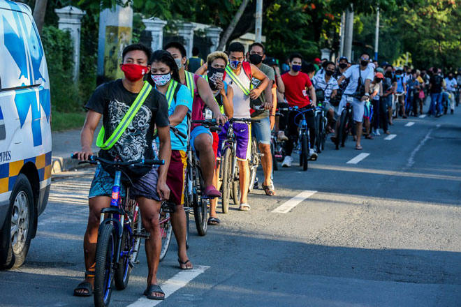 Philippines khuyến khích người dân đi bộ, đi xe đạp trong lúc xảy ra Covid-19.  Ảnh: Tân Hoa xã