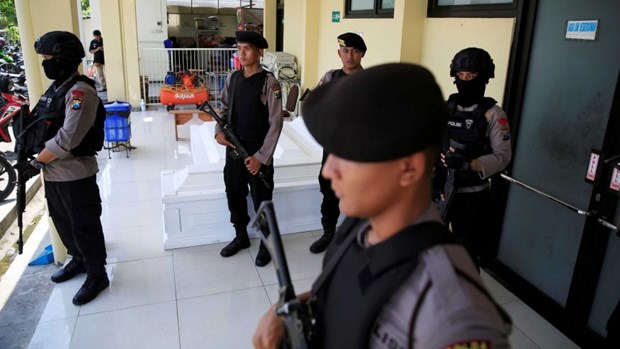 Indonesian police have arrested a man believed to be the military leader of the Al Qaeda-linked Jemaah Islamiyah network 