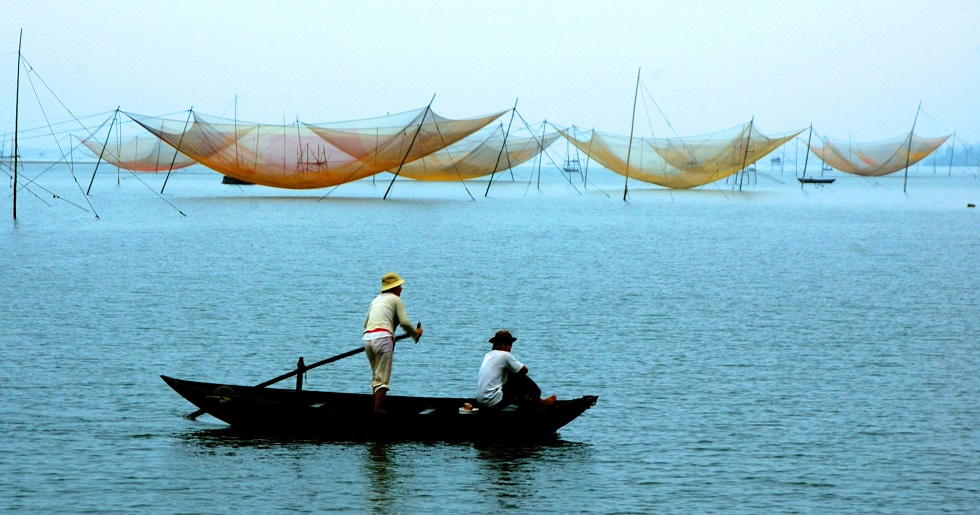  Hardworking fishermen making a living on the river