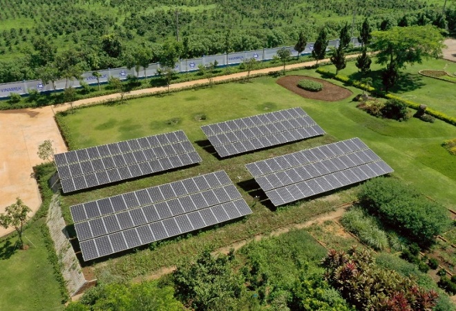 Hệ thống Pin năng lượng mặt trời sẽ được Vinamilk áp dụng trên hệ thống toàn bộ các trang trại. Ảnh: VNM